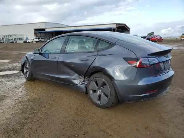 5YJ3E1EA3PF697049 2023 TESLA MODEL 3 - Image 2