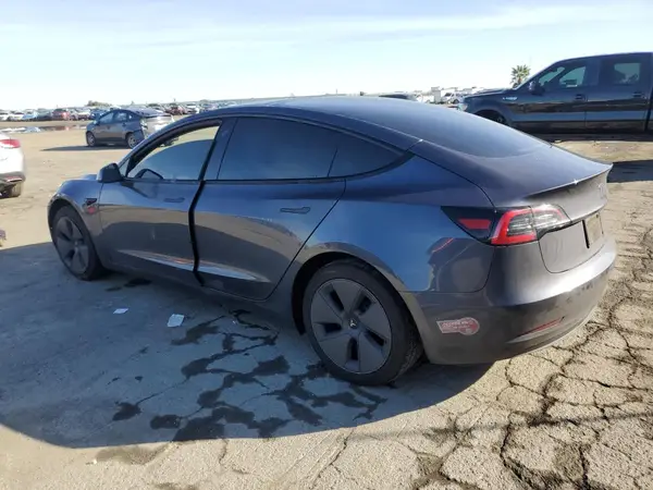 5YJ3E1EA3PF697472 2023 TESLA MODEL 3 - Image 2