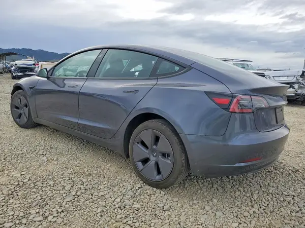 5YJ3E1EA3PF700063 2023 TESLA MODEL 3 - Image 2