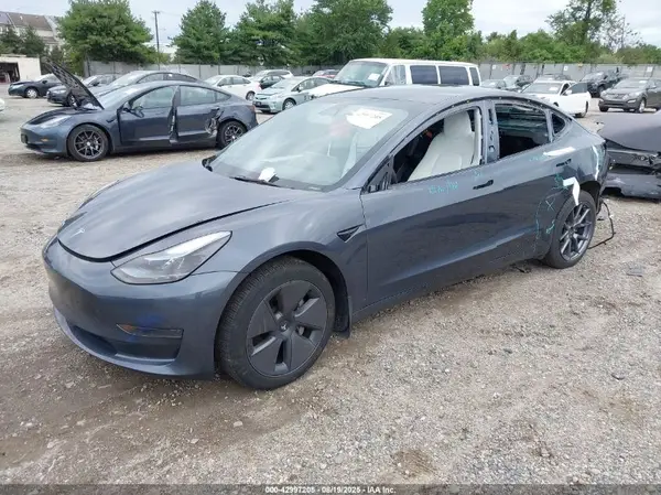 5YJ3E1EA3PF703836 2023 TESLA MODEL 3 - Image 2