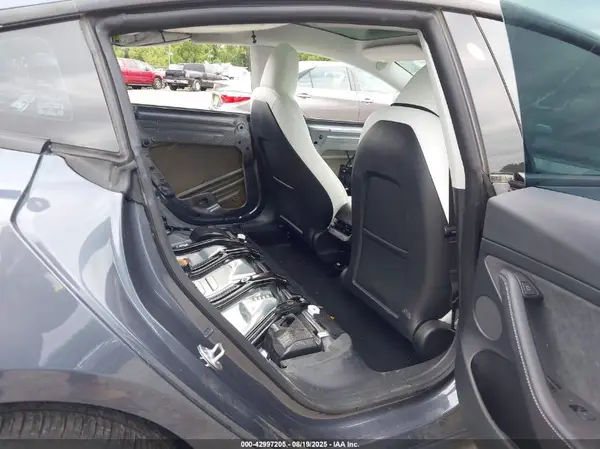 5YJ3E1EA3PF703836 2023 TESLA MODEL 3 - Image 8