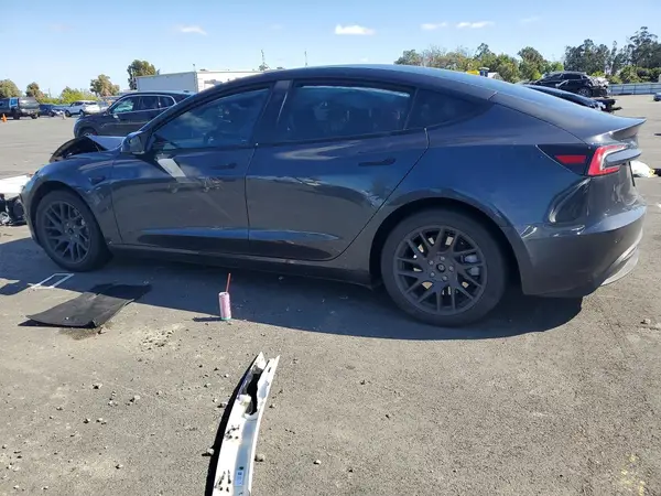 5YJ3E1EA3RF725225 2024 TESLA MODEL 3 - Image 2