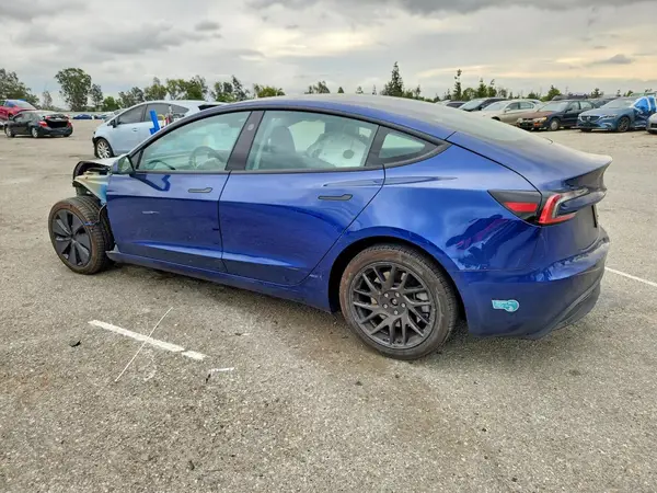 5YJ3E1EA3RF727198 2024 TESLA MODEL 3 - Image 2