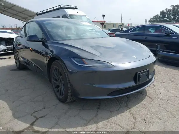 5YJ3E1EA3RF729713 2024 TESLA MODEL 3 - Image 1