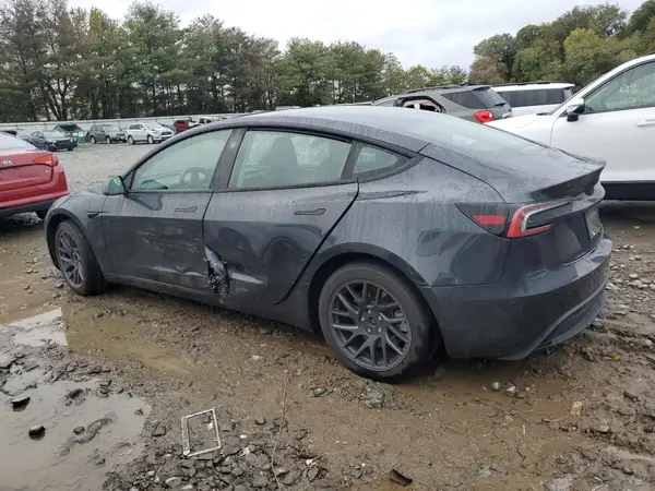 5YJ3E1EA3RF734376 2024 TESLA MODEL 3 - Image 2