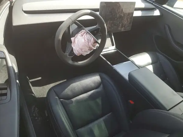 5YJ3E1EA3RF734782 2024 TESLA MODEL 3 - Image 8