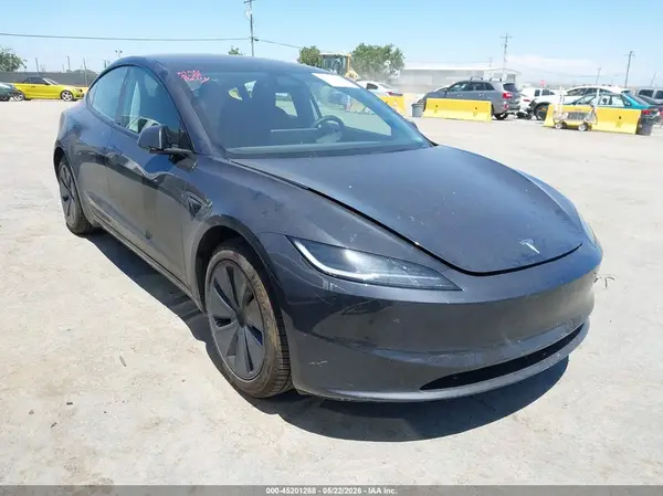5YJ3E1EA3RF737696 2024 TESLA MODEL 3 - Image 1