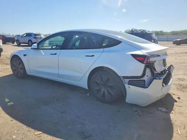 5YJ3E1EA3RF739884 2024 TESLA MODEL 3 - Image 2