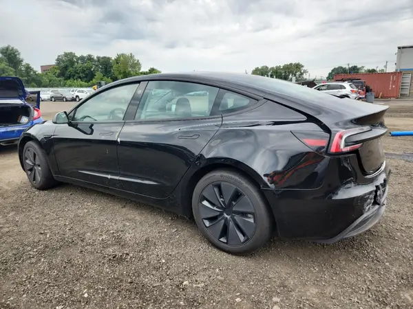 5YJ3E1EA3RF739903 2024 TESLA MODEL 3 - Image 2