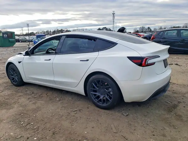 5YJ3E1EA3RF740436 2024 TESLA MODEL 3 - Image 2