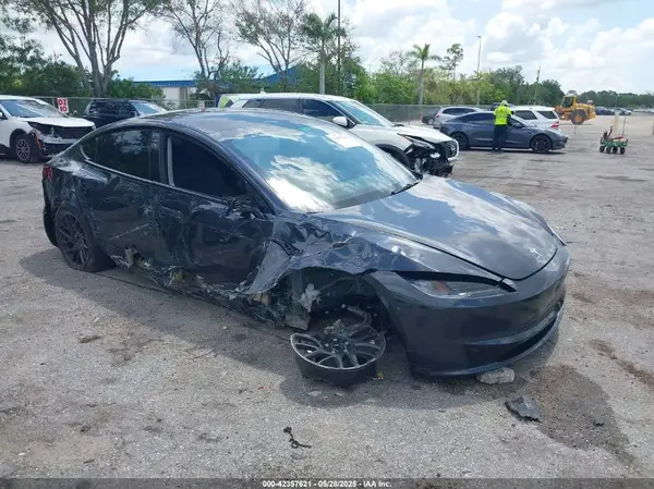 5YJ3E1EA3RF741585 2024 TESLA MODEL 3 - Image 1