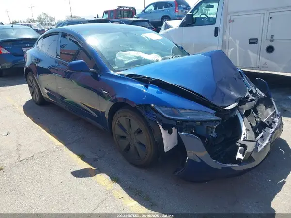 5YJ3E1EA3RF758189 2024 TESLA MODEL 3 - Image 1
