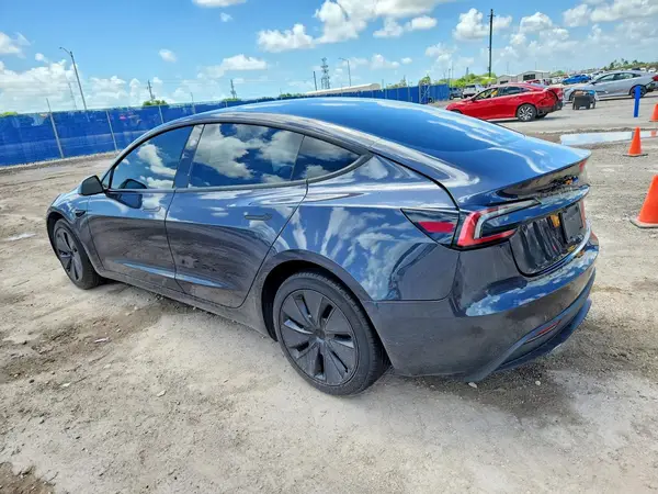5YJ3E1EA3RF766020 2024 TESLA MODEL 3 - Image 2
