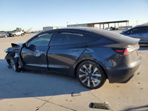 5YJ3E1EA3RF767376 2024 TESLA MODEL 3 - Image 2