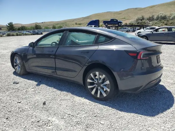 5YJ3E1EA3RF768303 2024 TESLA MODEL 3 - Image 2