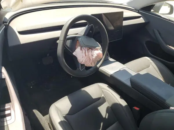 5YJ3E1EA3RF768303 2024 TESLA MODEL 3 - Image 8