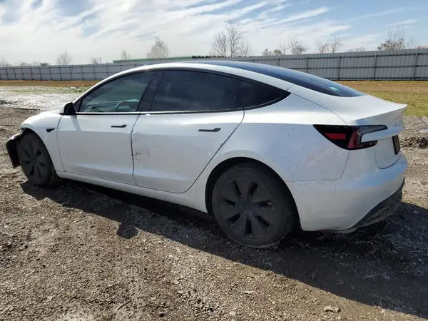 5YJ3E1EA3RF769418 2024 TESLA MODEL 3 - Image 2