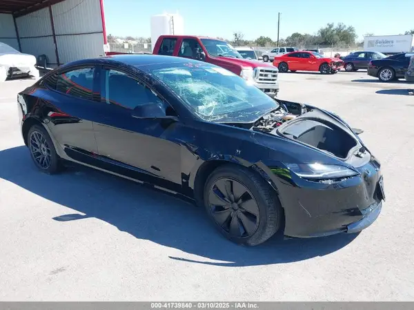 5YJ3E1EA3RF772237 2024 TESLA MODEL 3 - Image 1
