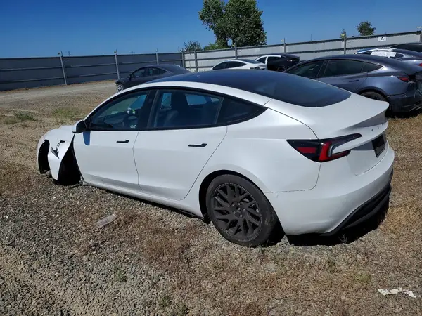 5YJ3E1EA3RF784856 2024 TESLA MODEL 3 - Image 2