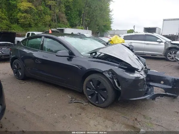 5YJ3E1EA3RF831013 2024 TESLA MODEL 3 - Image 1