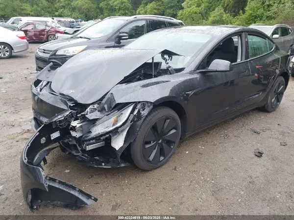 5YJ3E1EA3RF831013 2024 TESLA MODEL 3 - Image 2