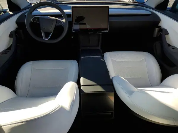5YJ3E1EA3RF856672 2024 TESLA MODEL 3 - Image 8