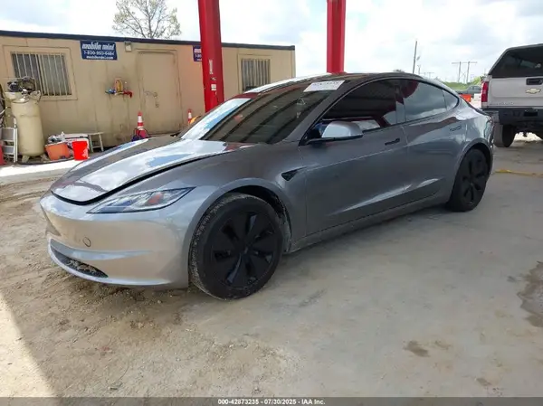 5YJ3E1EA3RF857823 2024 TESLA MODEL 3 - Image 2