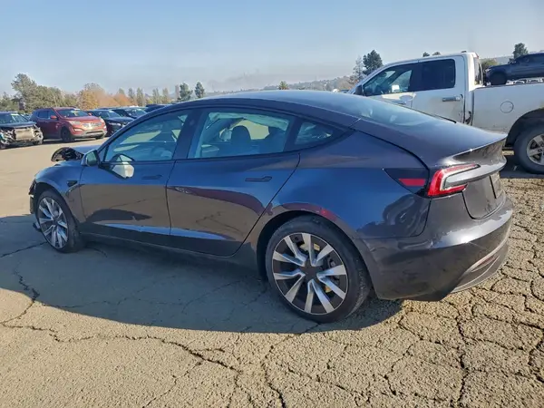 5YJ3E1EA3RF859099 2024 TESLA MODEL 3 - Image 2