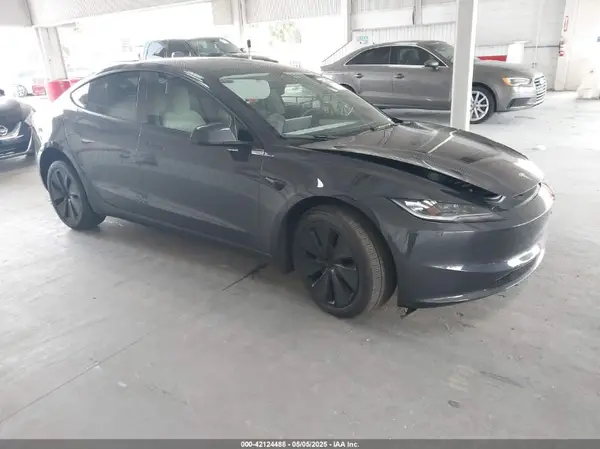 5YJ3E1EA3RF870295 2024 TESLA MODEL 3 - Image 1