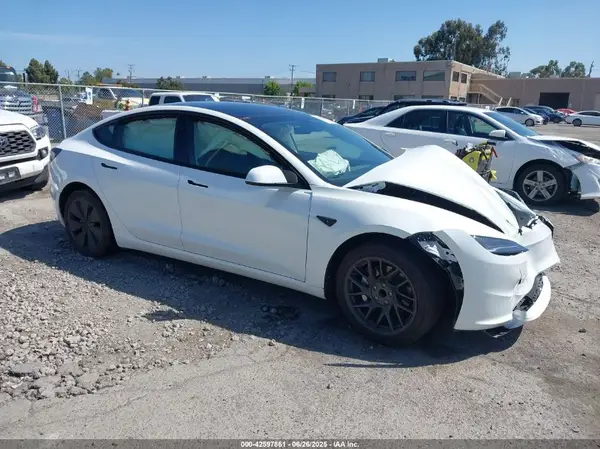 5YJ3E1EA3RF871902 2024 TESLA MODEL 3 - Image 1