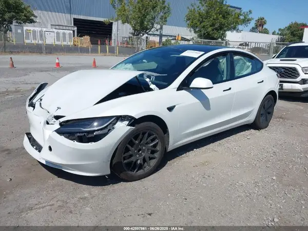 5YJ3E1EA3RF871902 2024 TESLA MODEL 3 - Image 2