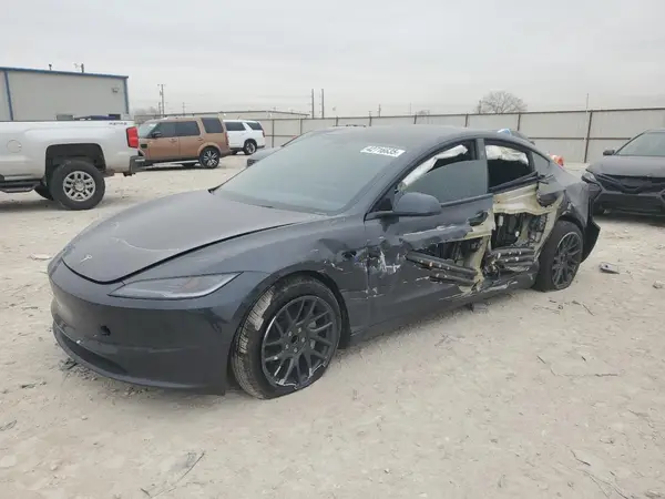 5YJ3E1EA3RF872872 2024 TESLA MODEL 3 - Image 1