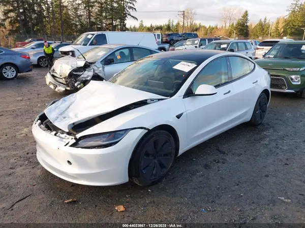 5YJ3E1EA3RF872905 2024 TESLA MODEL 3 - Image 2