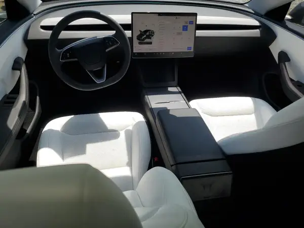 5YJ3E1EA3SF004179 2025 TESLA MODEL 3 - Image 8