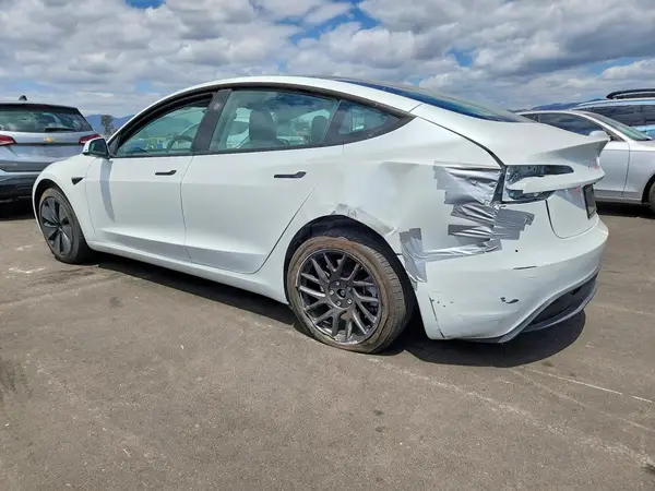 5YJ3E1EA3SF009401 2025 TESLA MODEL 3 - Image 2