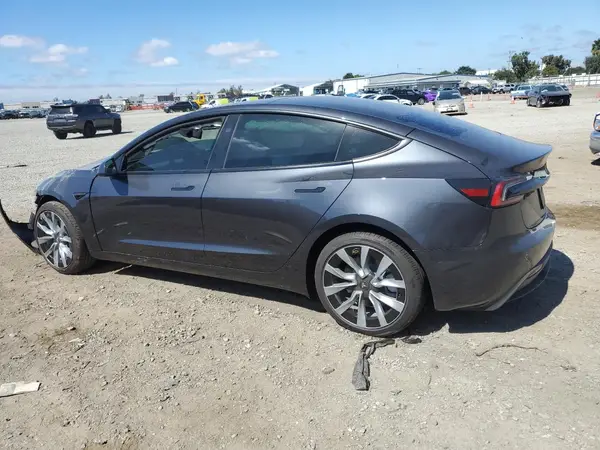 5YJ3E1EA3SF012153 2025 TESLA MODEL 3 - Image 2