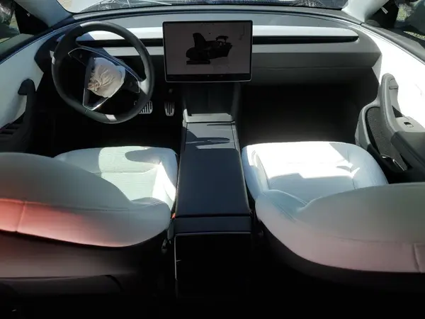 5YJ3E1EA3SF012153 2025 TESLA MODEL 3 - Image 8