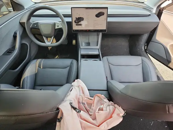 5YJ3E1EA3SF017787 2025 TESLA MODEL 3 - Image 8