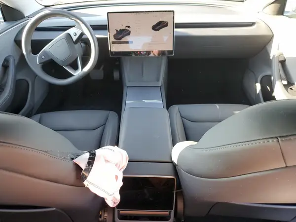 5YJ3E1EA3SF019555 2025 TESLA MODEL 3 - Image 8