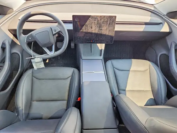 5YJ3E1EA3SF019930 2025 TESLA MODEL 3 - Image 8