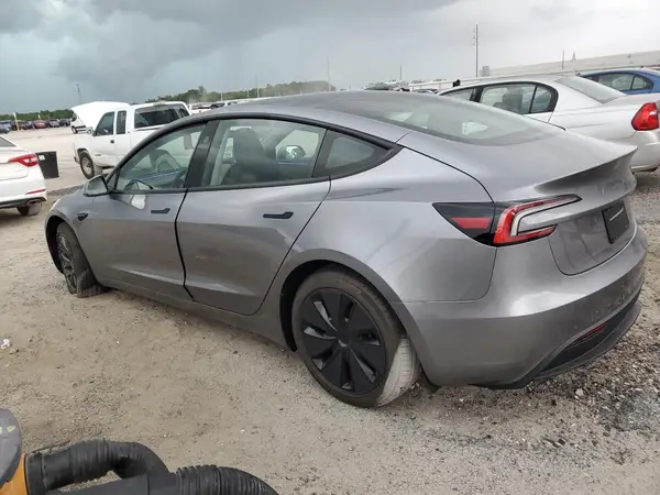 5YJ3E1EA3SF020530 2025 TESLA MODEL 3 - Image 2