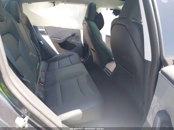 5YJ3E1EA3SF020964 2025 TESLA MODEL 3 - Image 8