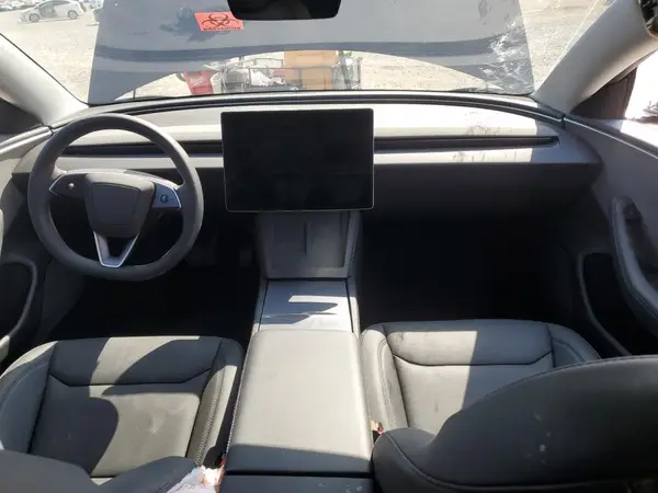 5YJ3E1EA3SF023279 2025 TESLA MODEL 3 - Image 8