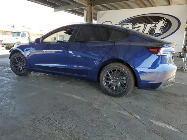 5YJ3E1EA3SF023945 2025 TESLA MODEL 3 - Image 2