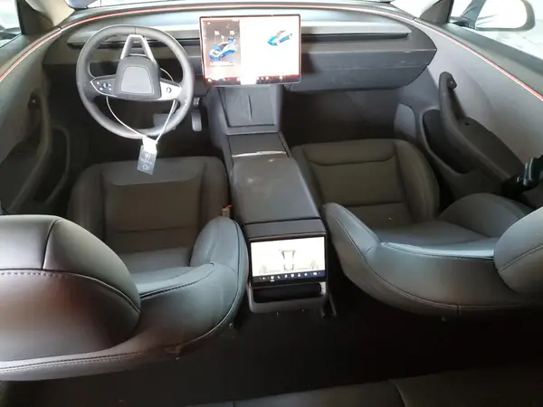 5YJ3E1EA3SF023945 2025 TESLA MODEL 3 - Image 8
