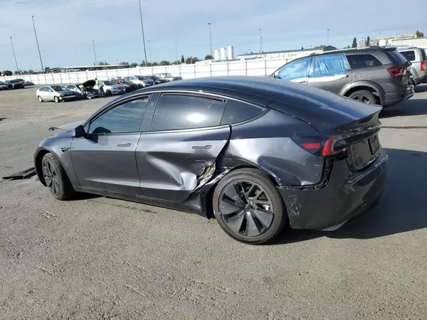 5YJ3E1EA3SF023962 2025 TESLA MODEL 3 - Image 2
