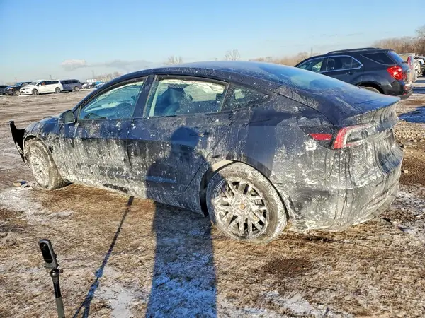 5YJ3E1EA3SF025324 2025 TESLA MODEL 3 - Image 2
