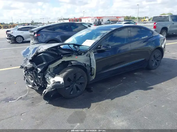 5YJ3E1EA3SF025355 2025 TESLA MODEL 3 - Image 2