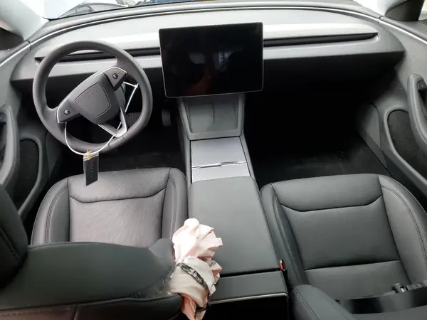 5YJ3E1EA3SF026361 2025 TESLA MODEL 3 - Image 8