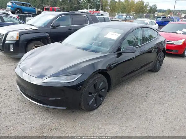 5YJ3E1EA3SF028952 2025 TESLA MODEL 3 - Image 2